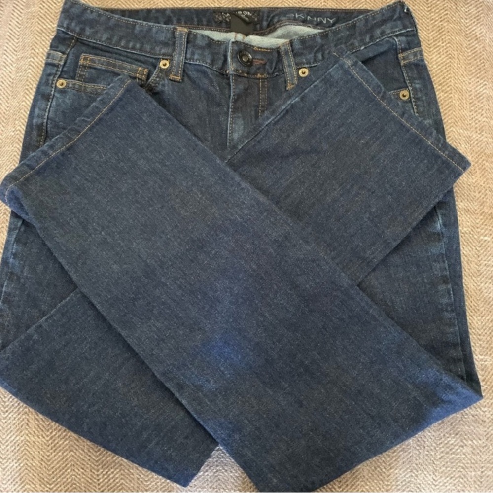 Excellent Preowned Condition Madison Skinny Jeans Size 6P. Very Cute.